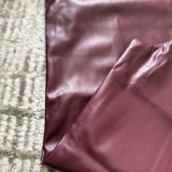 NWT Soho Apparel Burgundy Vegan Faux Leather Wide Leg Pants Size Large - Picture 5 of 6